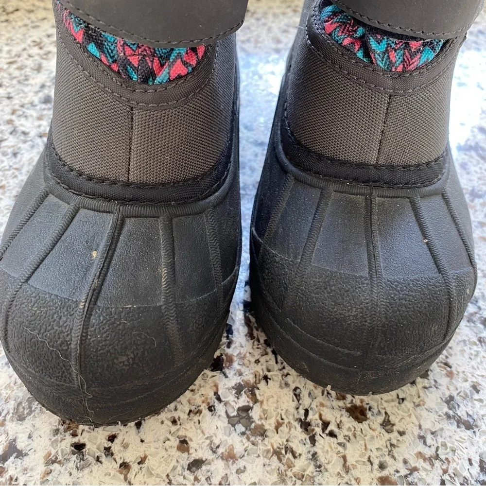 COLUMBIA Insulated Waterproof Girls Winter boots 11